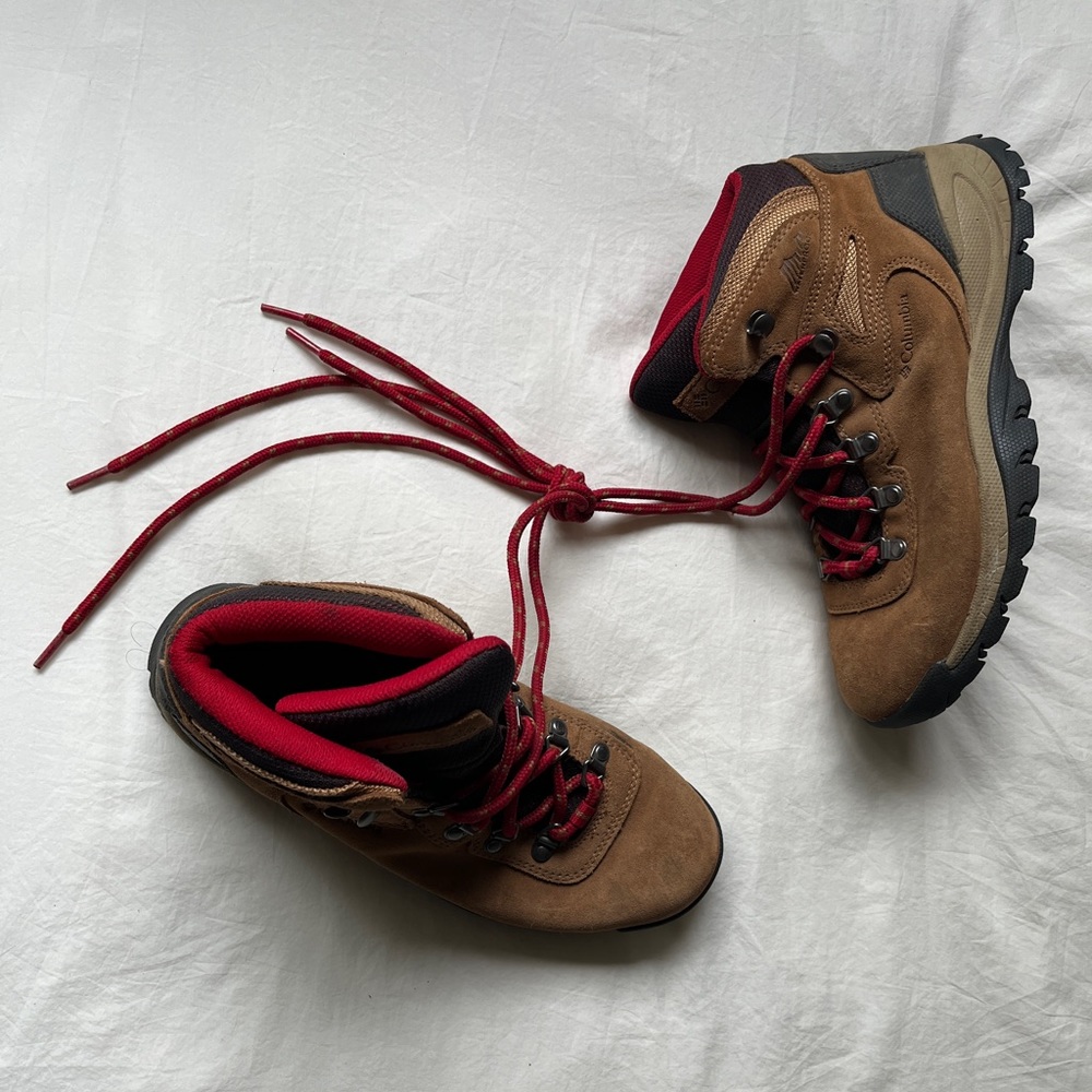 Columbia waterproof hiking boots